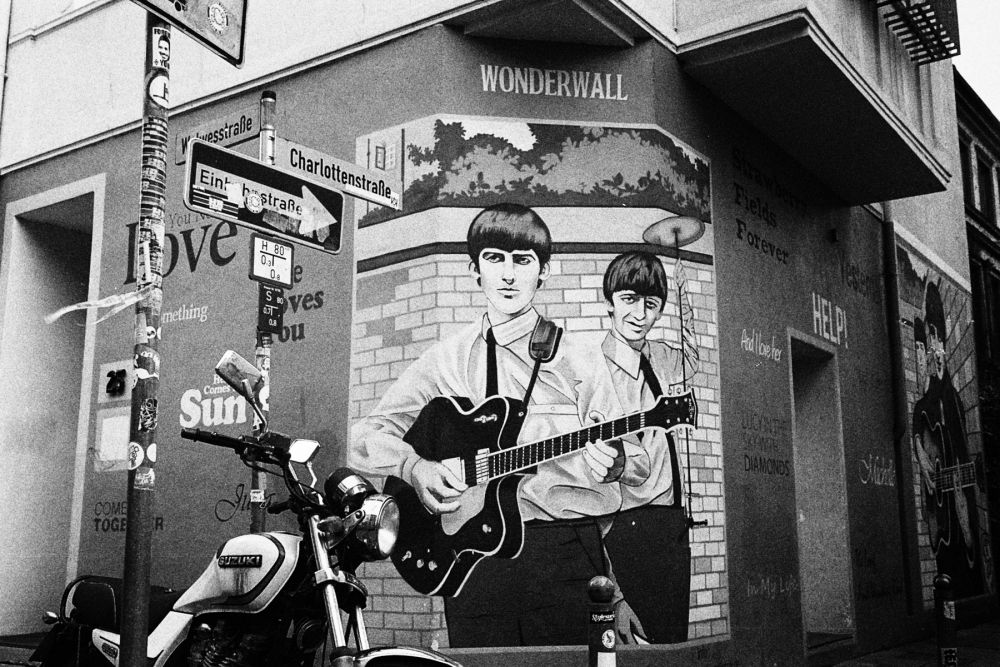 Fab four, Charlottenstraße im Viertel