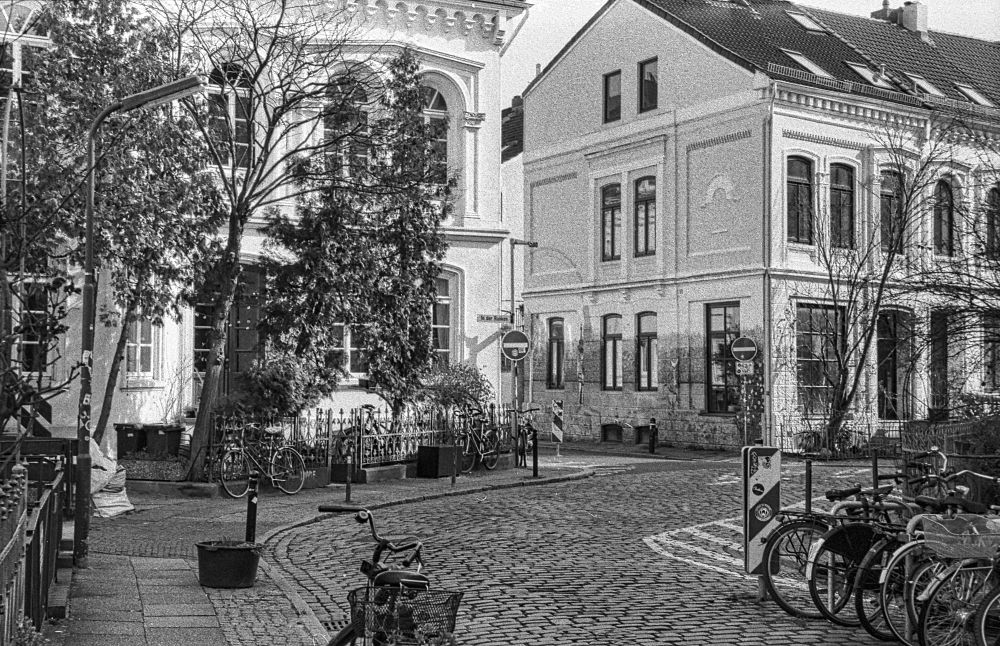 Im Viertel 1 Leica IIIf Analog. In den Runken